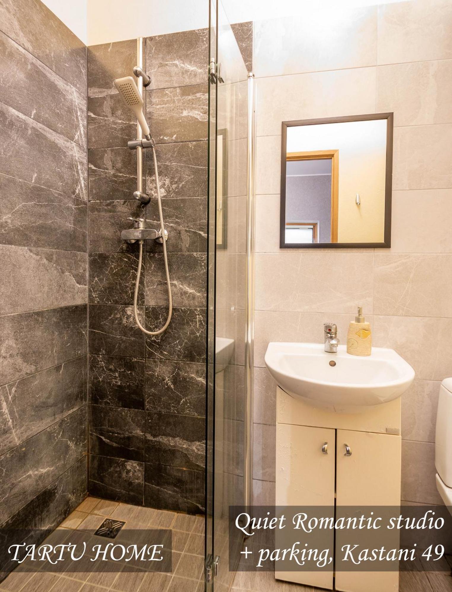 Quiet Romantic Studio Plus Parking, Tartu Home ภายนอก รูปภาพ